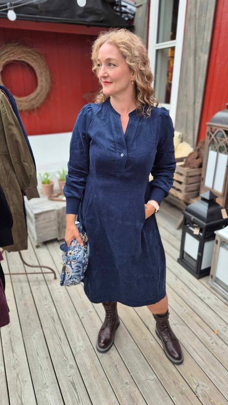RHAENA Kjole Babycord Navy 