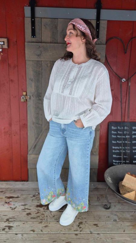 BUTTERFLY Cropped Denim Jeans 