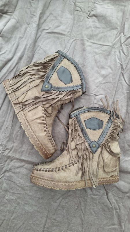 FRINGE Boots Beige 