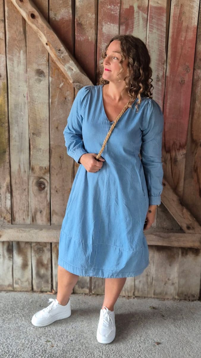 LIVIE Kjole Light Blue Wash