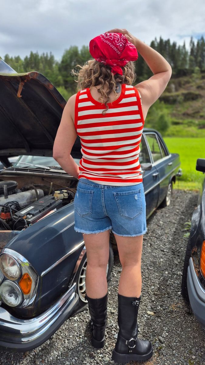AZA Dolly Tank Top
