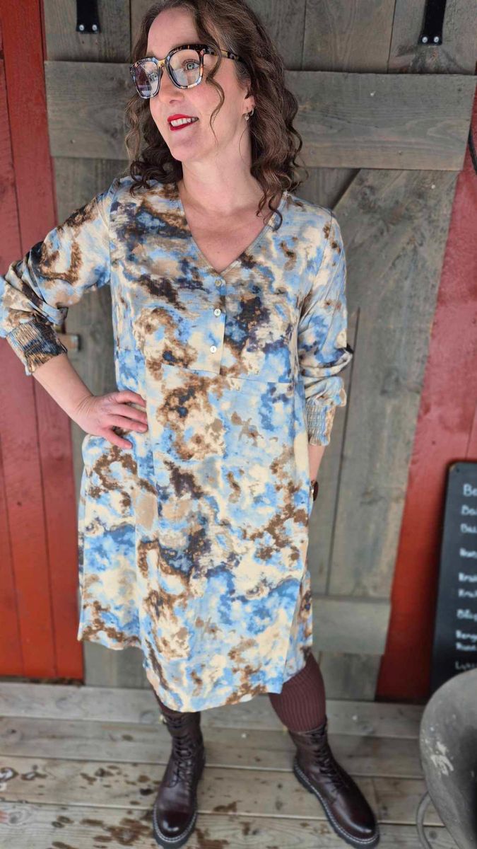 HIZZY Kjole Brown/Blue Splash