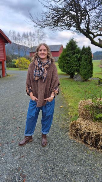 Hovedbilde PENNY Poncho Mocca