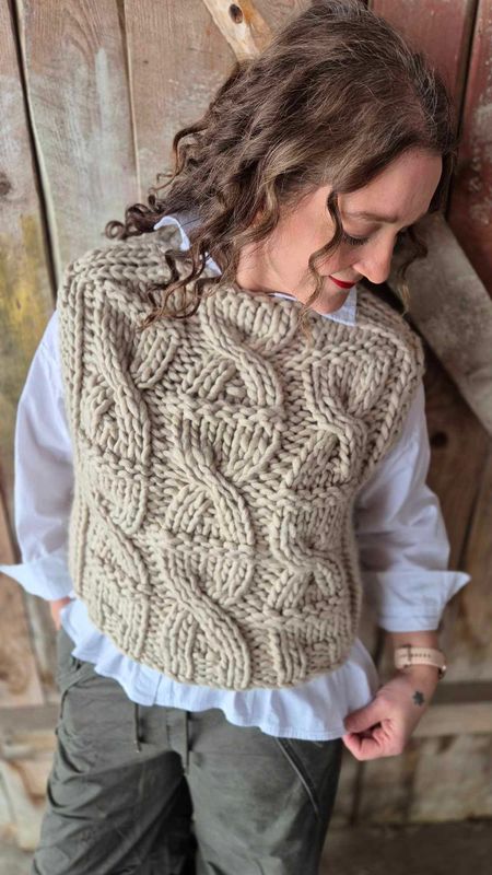 LUX Pull Over Vest Savannah Tan