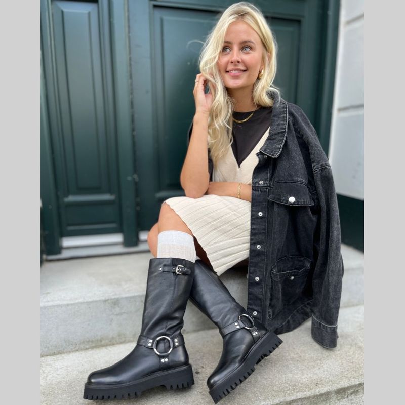 BOOTS Come Rock Me